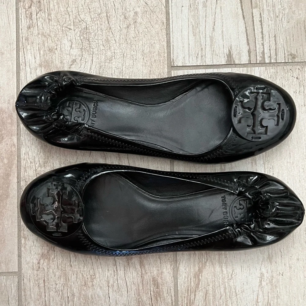Tory Burch Black Patent Leather Reva Scrunch Ballet Flats Size 7.5